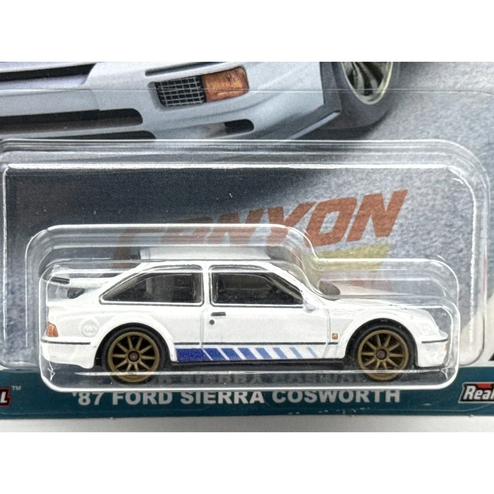 Hot '87 Ford Wheels Sierra Cosworth Premium Diecast Model 1:64 White Metal